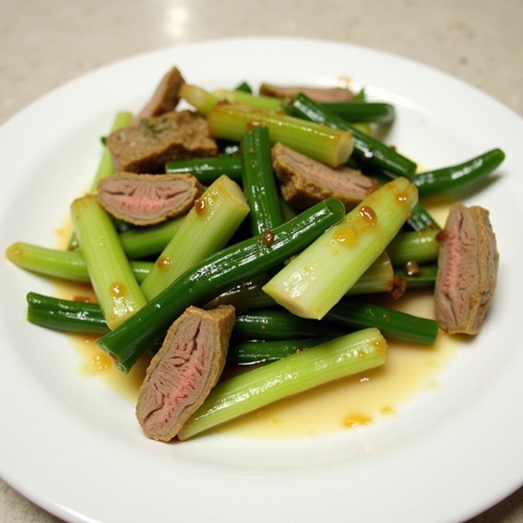 Món rau cần nước Cẩm Thủy xào thịt bò thơm ngon, đặc sản Thanh Hóa