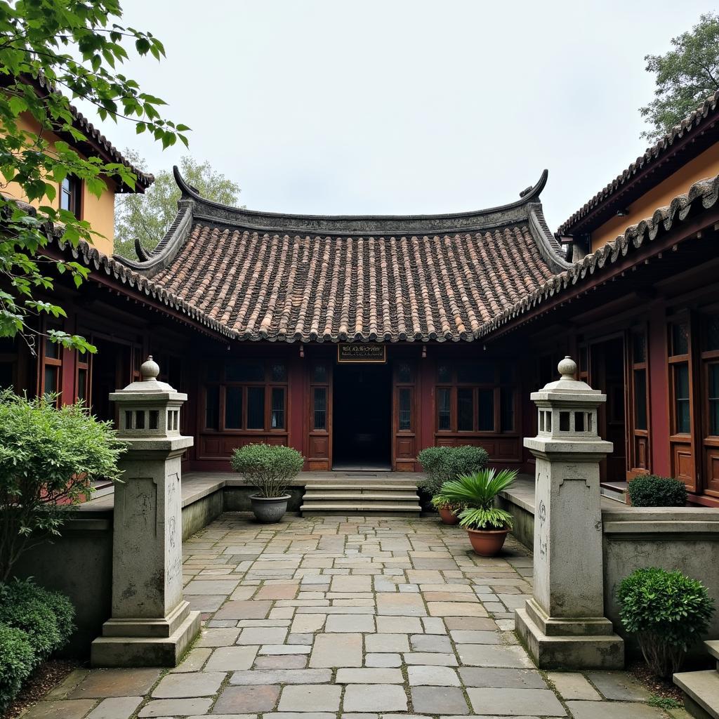 Kiến trúc cổ kính của đình làng Đông Sơn với mái ngói cong và hoa văn tinh xảo