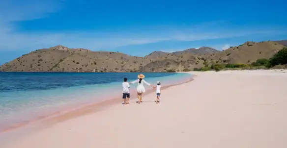 Bãi biển Sầm Sơn | Nguồn: Traveloka